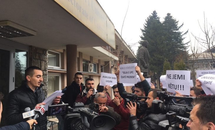 Studentët e Prizrenit në protestë, kanë 5 kërkesa