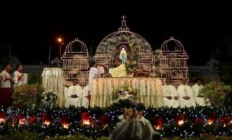 Festa e Krishtlindjeve në botë përmes fotografive