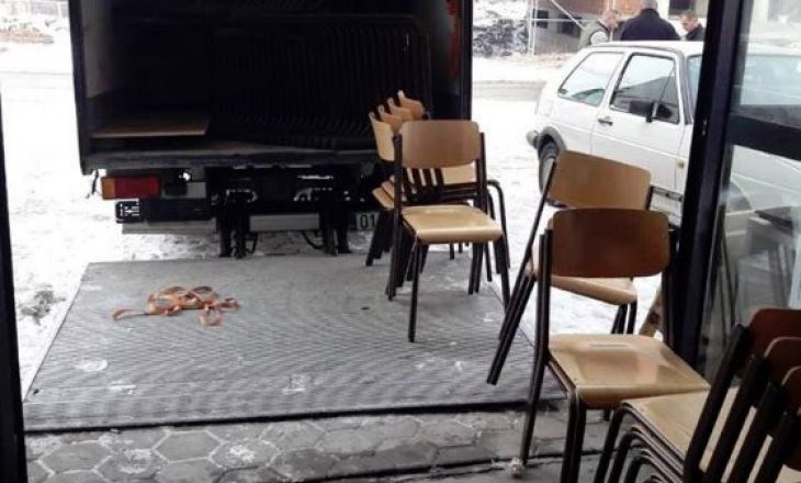 Afaristët shqiptarë në Zvicër, ndihmojnë me karriga dhe tavolina një shkollë në Dragash