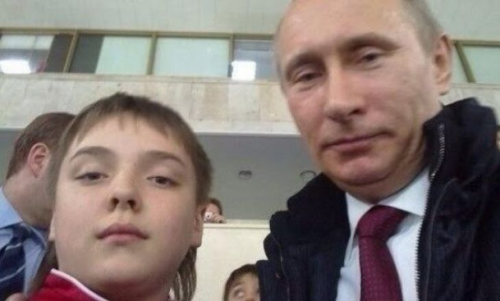 Arriti ta bind Putinin për një selfie por djaloshi nuk mundi ta bëjë selfien që deshi