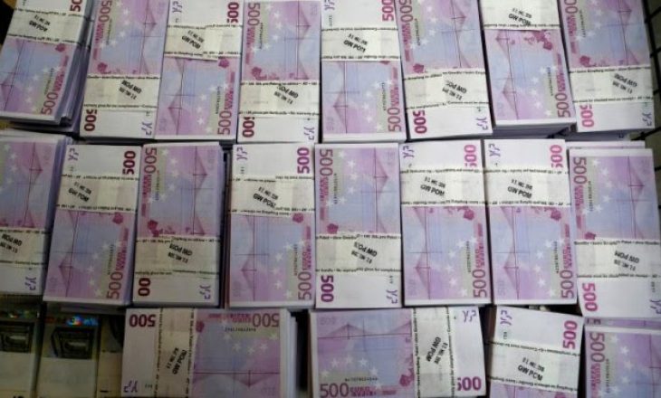 Arrestohet me 12 mijë euro të falsifikuara