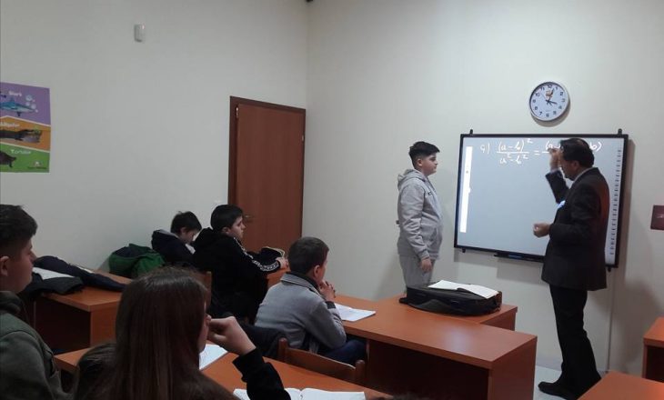 “Sidi Education” në Gjilan ofron mësim falas deri sa të rifillojë mësimi në shkolla