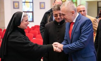 Katedralja e “Shën Pjetrit Apostull” e ndërtuar edhe falë bujarisë së diasporës shqiptare