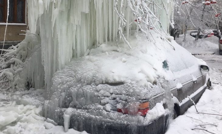 Akulli ngrin qytetin rus, edhe fotot ‘përçojnë’ ftohtin