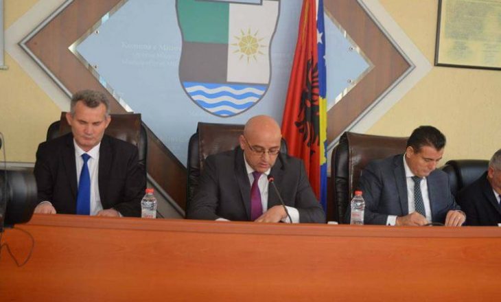 “Puna e kryeministrit po i pengon Agim Bahtirit” – Flet kryesuesi i Mitrovicës i sapo shkarkuar nga kjo pozitë