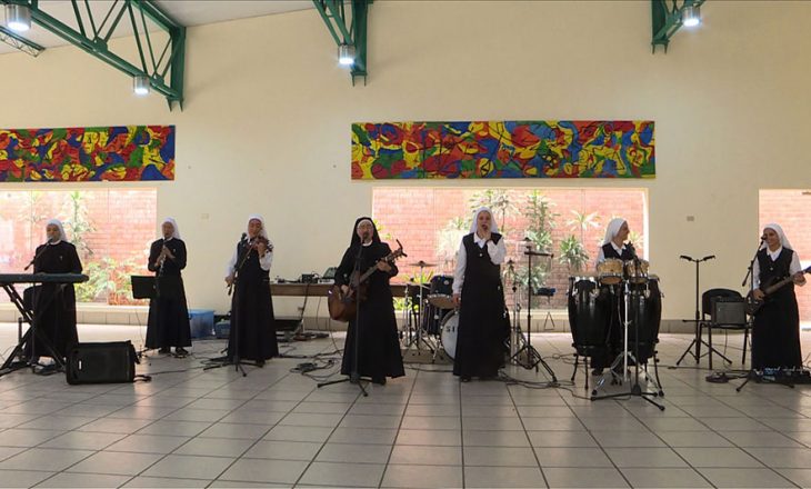 Një grup murgeshash do të performojnë për Papën