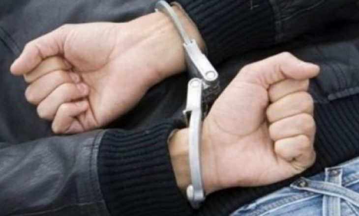 1.000 euro për transportin nga Tirana në Kosovë, arrestohen dy persona