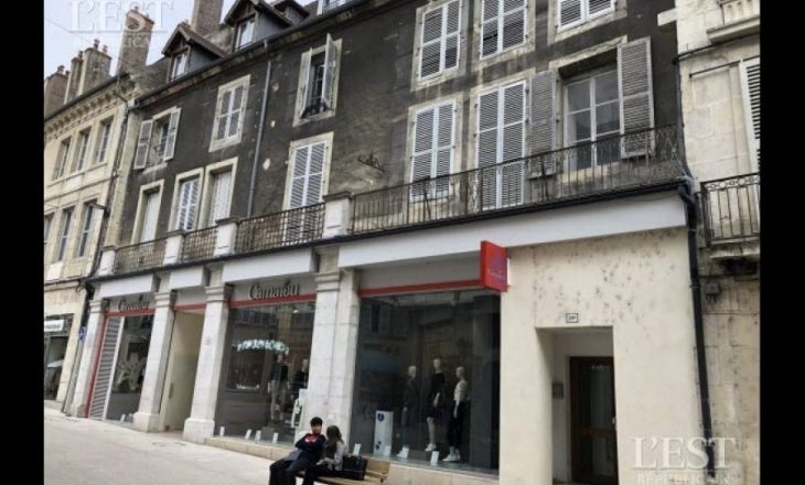 U vra nga gruaja me sëpatë, pas katër muajsh, Franca ia dorëzon familjes trupin e Artan Sekiraqës