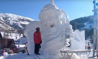 Zhvillohet gara ndërkombëtare e skulpturave prej dëbore në Francë