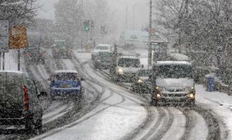 Bora vështirëson qarkullimin e autobusëve te Mati 1