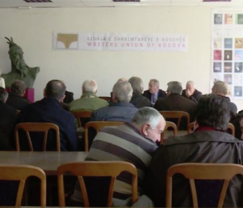 Shkrimtarët kosovarë i ofendojnë gazetarët 
