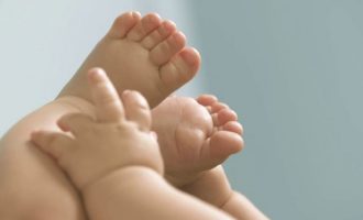 Mësohet gjinia e dy foshnjave të para për vitin 2019 në Kosovë