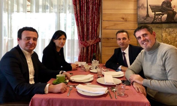 Albin Kurti dhe Albulena Haxhiu iu premtojnë përkrahje shërbyesve civilë