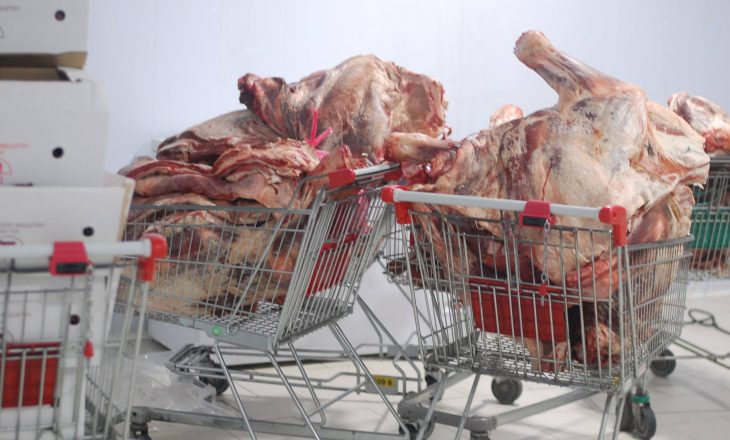Bëni kujdes në konsumimin e mishit të bluar, 400 njerëz u helmuan vitin e kaluar