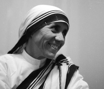 Kështu dukej Nëna Terezë në moshën 18 vjeçare