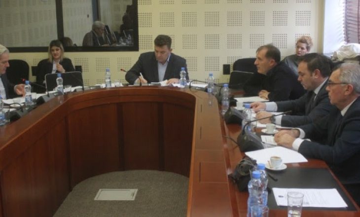 Deputetët kërkojnë që projektligji për Komisionerin e FSK-së të miratohet menjëherë