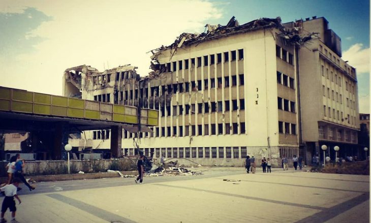 Prishtina e bombarduar nga NATO