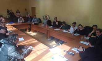 Vuajtjet e thella të mijëra njerëzve në Bllacën e vitit 1999, vijnë në skenën e Teatrit Kombëtar të Kosovës