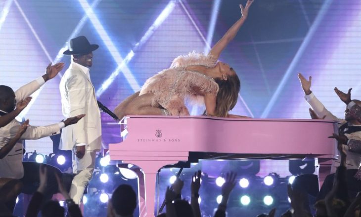 Jennifer Lopezi mori tërë vëmendjen në përkujtimin e Motown