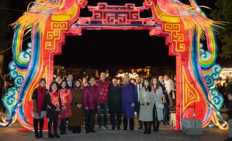 Viti i Ri kinez ‘zbret’ në sheshin ‘Skënderbej’