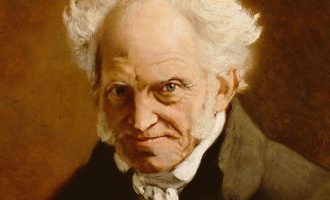 “Ai që shkruan për budallenjtë, audiencën e madhe e ka të sigurt”