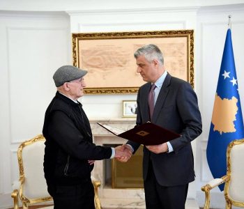 Thaçi dekoron Shaqir Hotin për kultivim të veglave frymore të traditës