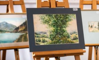 Dështon shitja e pikturave që i atribuohen Hitlerit