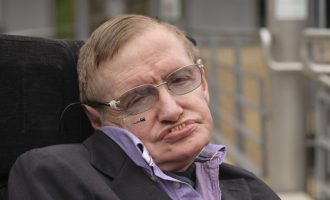 Disa nga shprehjet më të njohura nga astrofizikani Stephen Hawking
