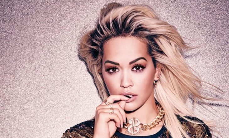 Rita Ora përlotet në koncertin që organizoi familja e DJ-it të ndjerë Avicii
