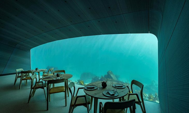 Restoranti nën ujë ku darka kushton sa një rrogë mujore