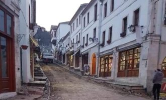 Shkulen kalldrëmet e Gjirokastrës të mbrojtura nga UNESCO