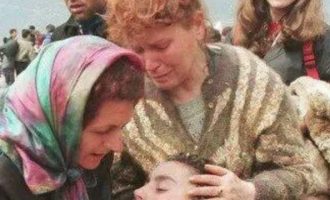 Viti 1999: Fotografia e rrallë e këngëtares kosovare që u alivanos duke ikur nga serbët