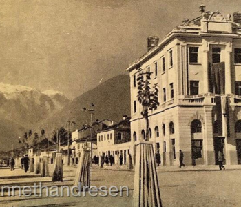 Një shëtitje në korzonë e Pejës të viteve 50