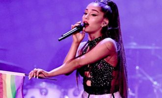 Ariana Grande lajmëron fejesën me Dalton Gomez