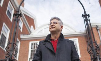 Shkrimtari shqiptar, përfaqëson letërsinë greke në Paris