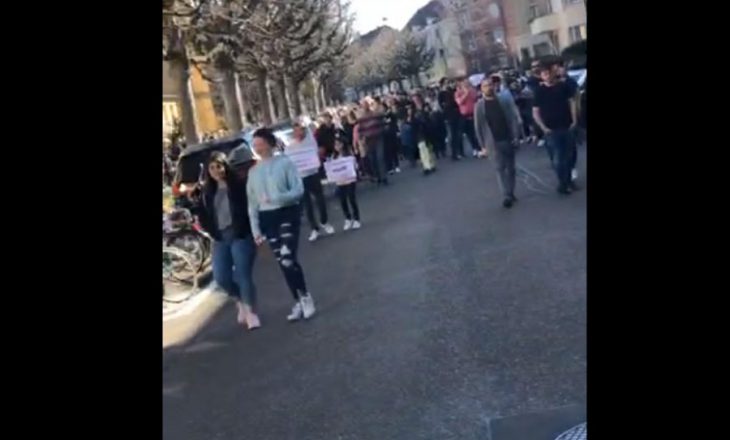Fillon marshi solidarizues në Bazel për 7-vjeçarin kosovar të vrarë në Zvicër