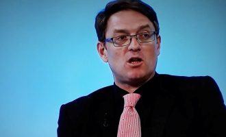 Munishi mbron Dakun nga analistët