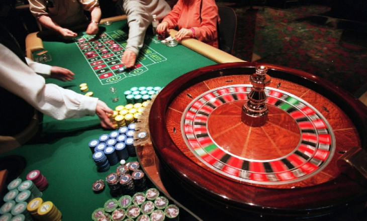 Sa rrezikohen milionat e buxhetit nga vendimi për mbylljen e lojërave të fatit?