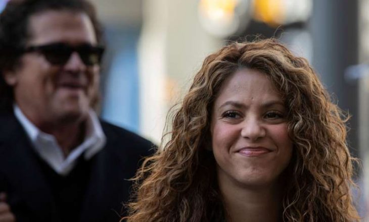 Shakira në gjykatë, përballet e qeshur me akuzat për plagjiaturë