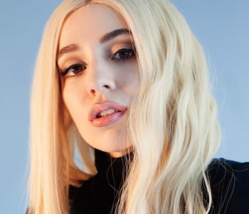 Suksesi i këngëtares shqiptare Ava Max – kënga e saj e fundit renditet e para në botë në iTunes