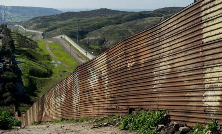 Trump kÃ«rkon 8.6 miliardÃ« dollarÃ« pÃ«r murin kufitar