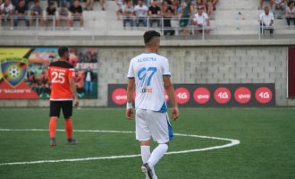 Alidema ia dedikoi golin babait, reagimi i motrës së tij do t’iu emocionojë