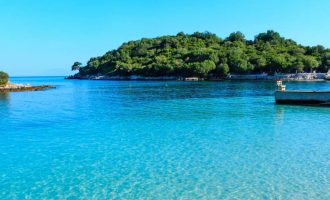 Sa shpenzojnë për pushime shqiptarët në krahasim me të huajt?