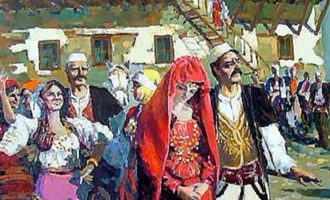 Pse shqiptarët e krahasojnë dhëndrin me qiparisin?