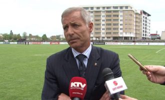 Tifozët e Vëllaznimit ofendojnë rëndë babanë e Lorik Canës