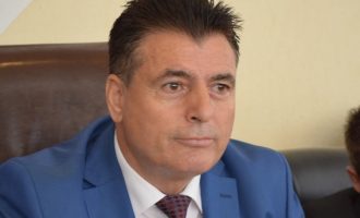 Bahtiri nuk e kupton ironinë përkundër sqarimeve nga udhëheqësi i emisionit