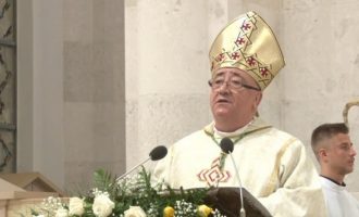 Besimtarët katolikë festojnë Pashkët, Zyra e BE-së në Kosovë uron qytetarët