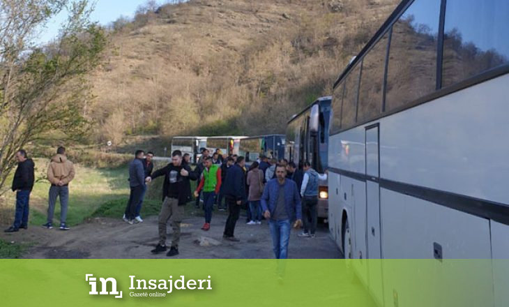 Serbët nga Kosova të cilët u nisën në miting të Vuçiqit kthehen në kufi
