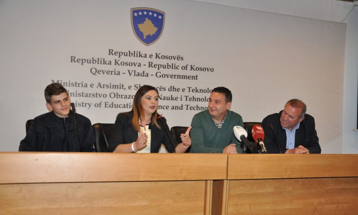 Ministri Bytyqi priti 120 nxënës nga Kosova dhe Shqipëria, të cilët filluan projektin e shkëmbimit të nxënësve