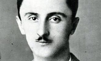 “Unë nuk shkruej urime, as për Krishtlindje as për Bajram, as për ditëlindje…”